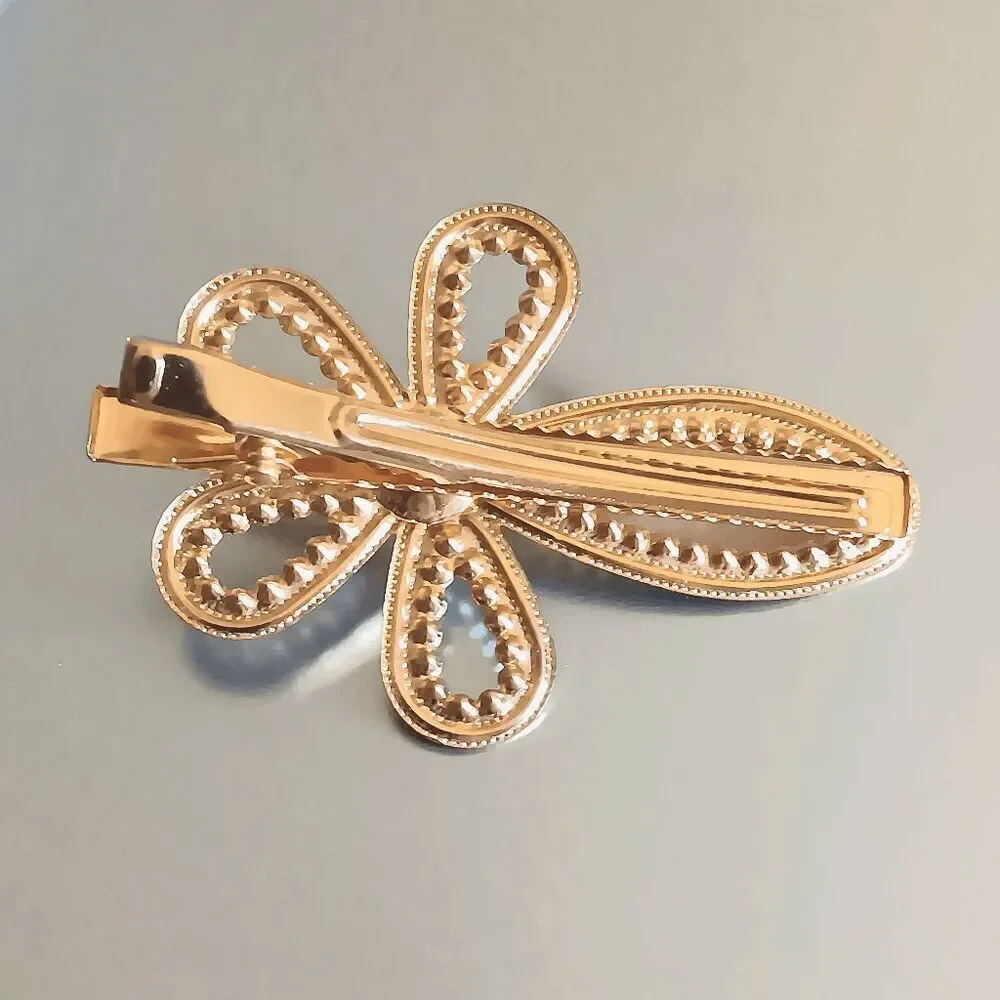 Two Piece Flower and Clip Accessory Set